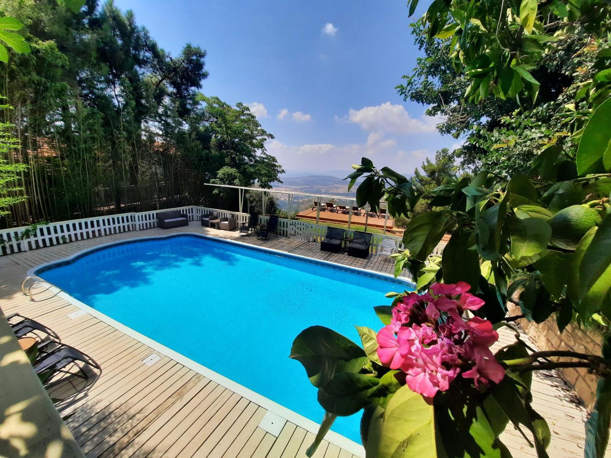 Ha'Seuda Ha'Achrona Suites อามิริม ภายนอก รูปภาพ