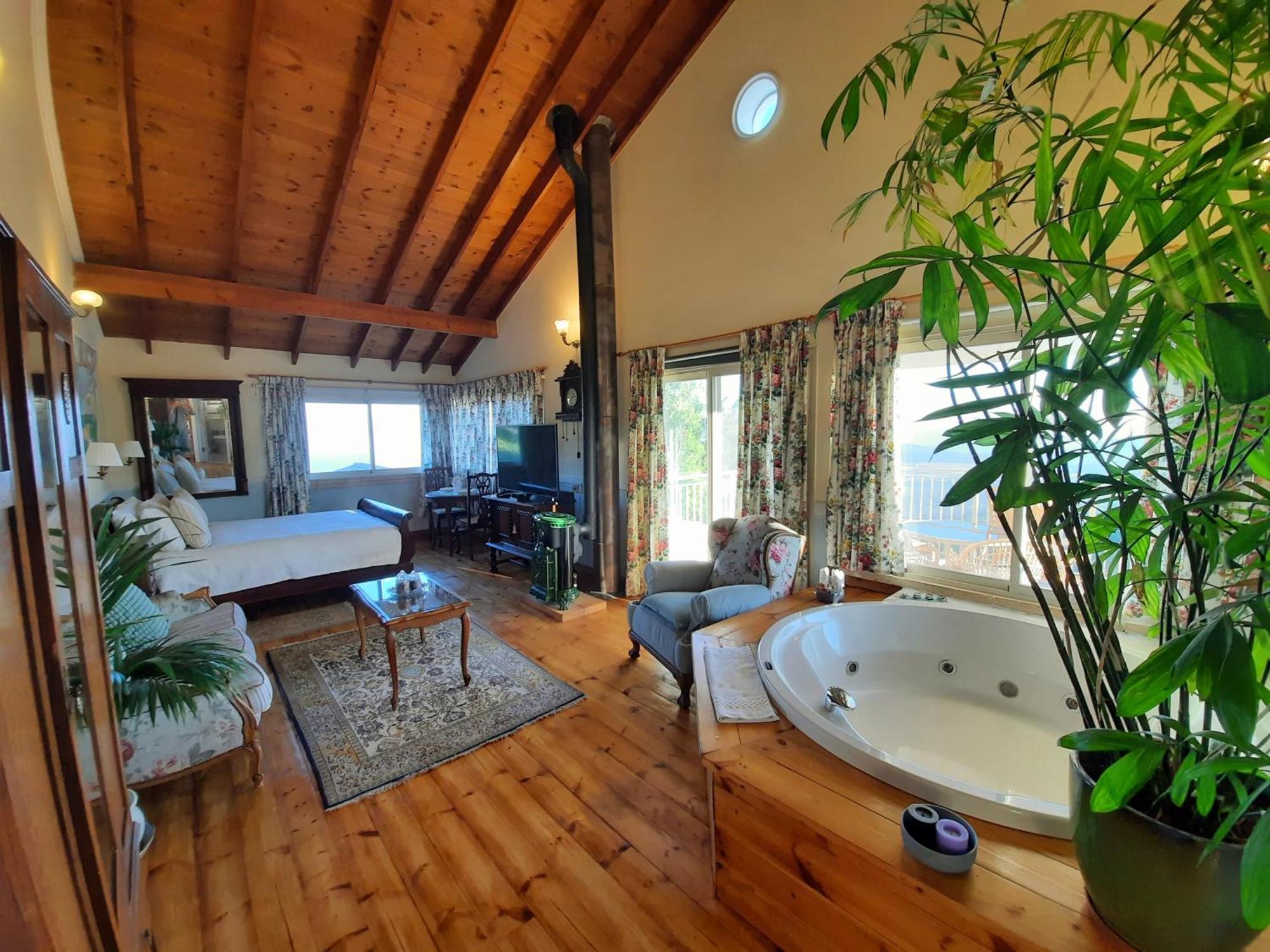 Ha'Seuda Ha'Achrona Suites อามิริม ภายนอก รูปภาพ