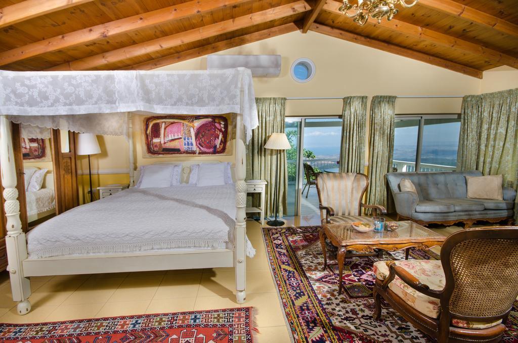 Ha'Seuda Ha'Achrona Suites อามิริม ภายนอก รูปภาพ
