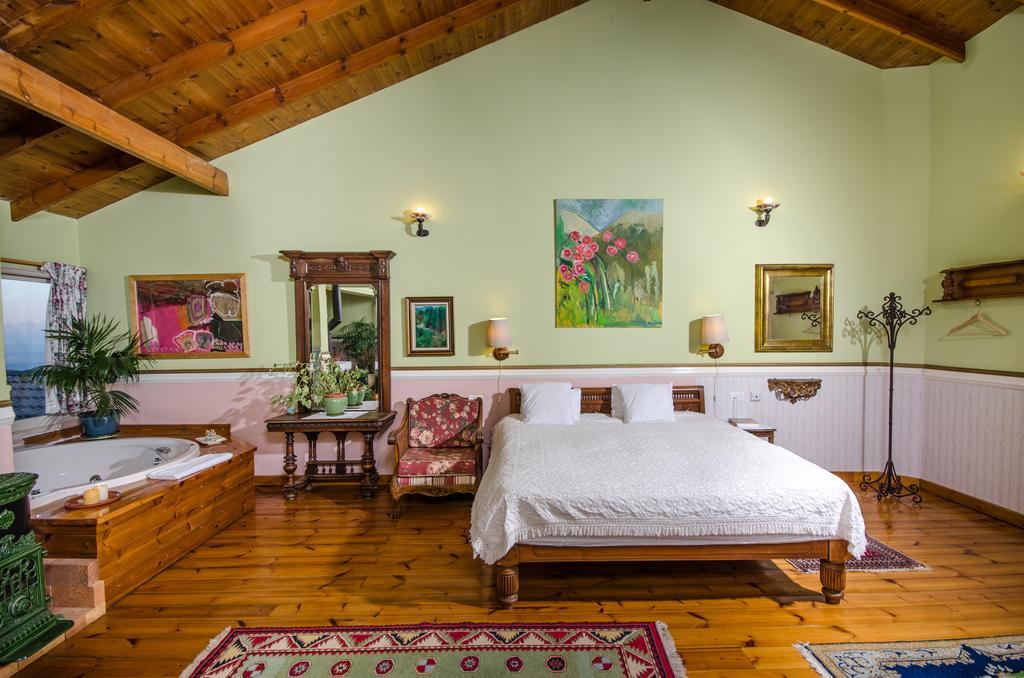 Ha'Seuda Ha'Achrona Suites อามิริม ภายนอก รูปภาพ